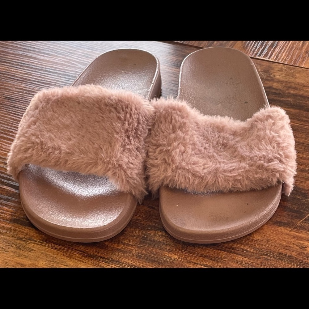Dusty Rose Slip On’s